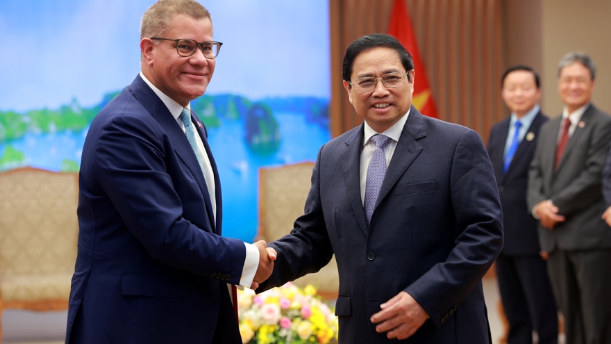 Vietnam expects international assistance to accelerate energy transition